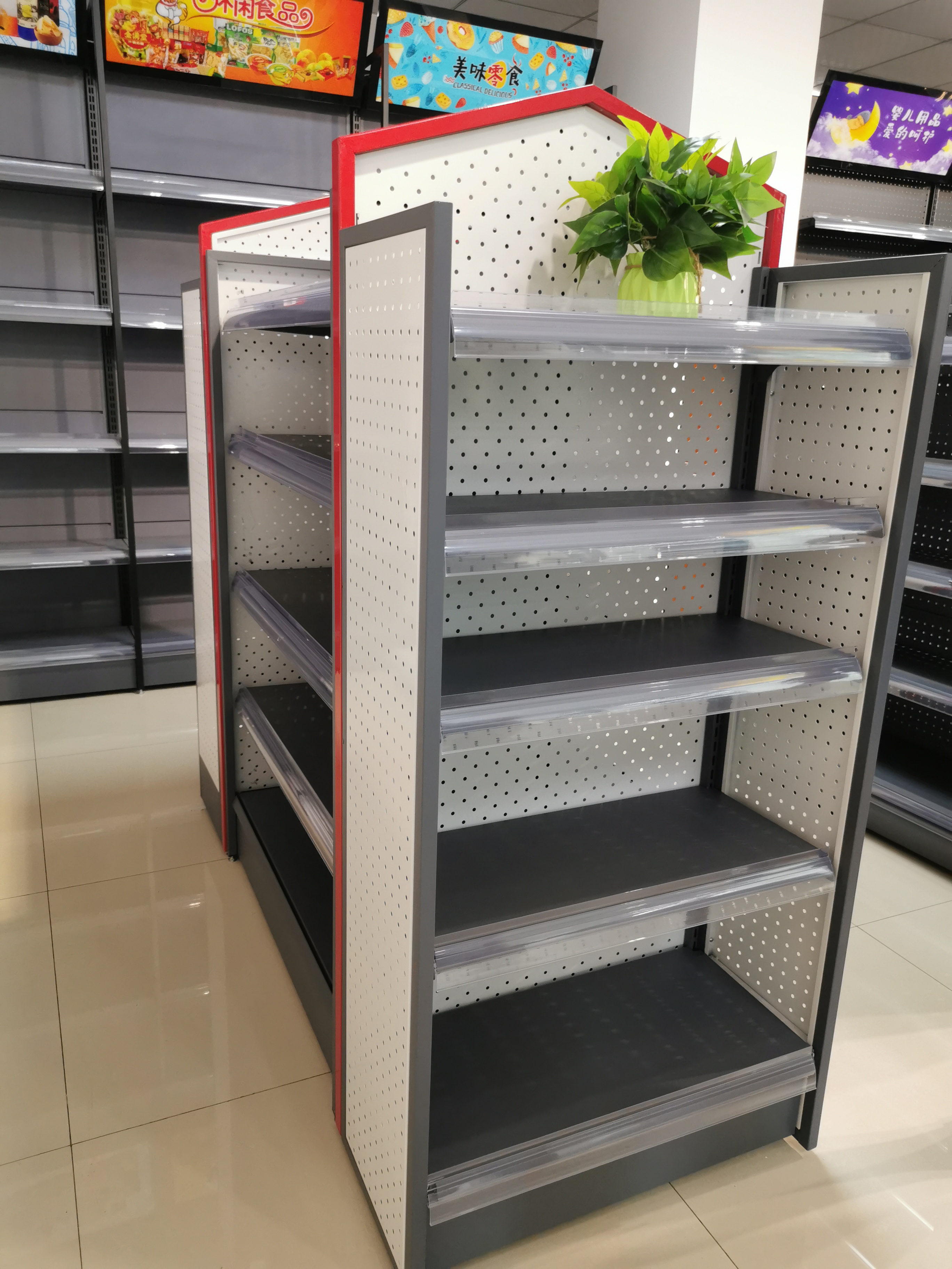 Heavy duty store shelves